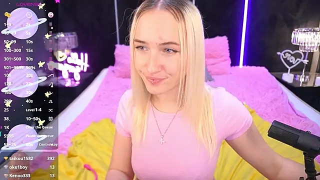 LilElfie's Live Sex Cam Show