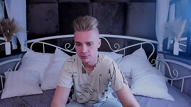 LawrenceMiles' Live Sex Cam Show
