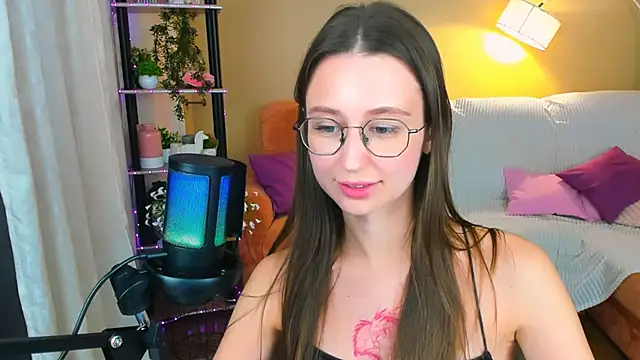 YourLovellyStory's Live Sex Cam Show