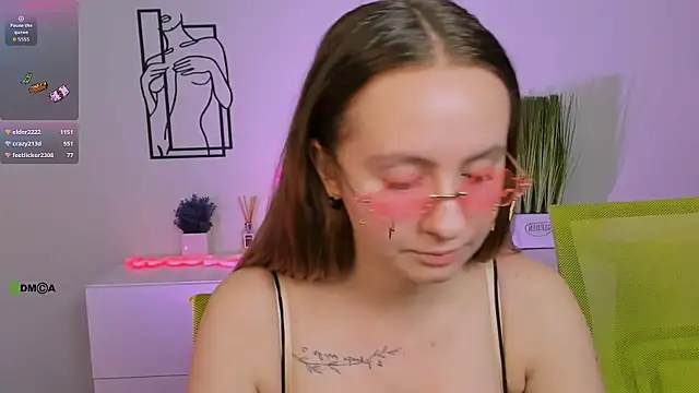 mila_glow1's Live Sex Cam Show