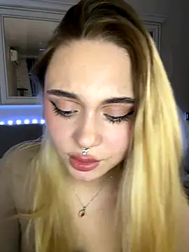 LunaMillie's Live Sex Cam Show