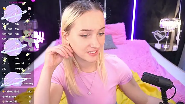 LilElfie's Live Sex Cam Show