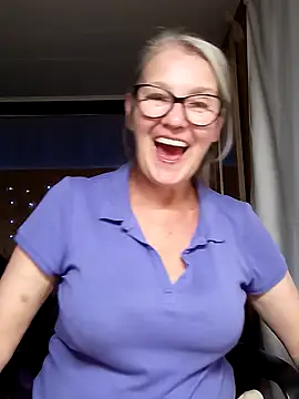 irinamaux's Live Sex Cam Show