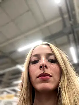 LoraaDoll's Live Sex Cam Show
