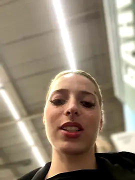 LoraaDoll's Live Sex Cam Show