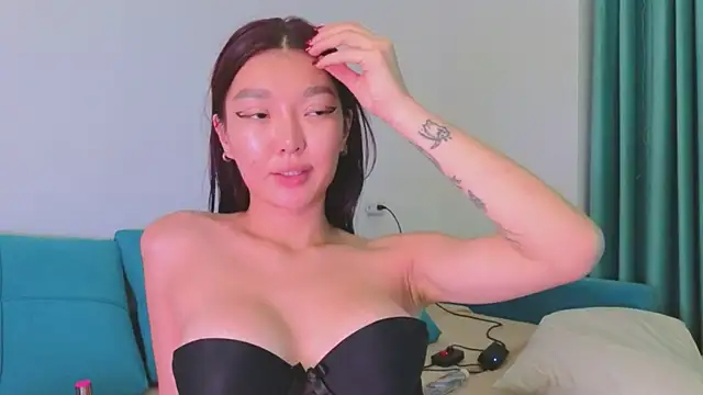 AudreyMell's Live Sex Cam Show
