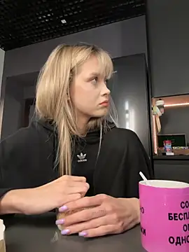 BellaSecrett's Live Sex Cam Show