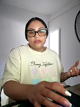 Angie_e's Webcam Show