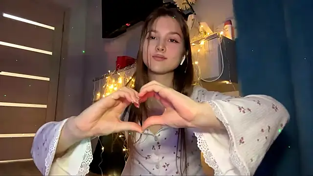 CutieAIice's Live Sex Cam Show