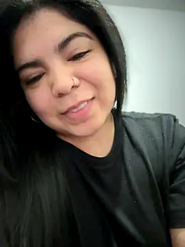 kimmiakiss22's Webcam Show
