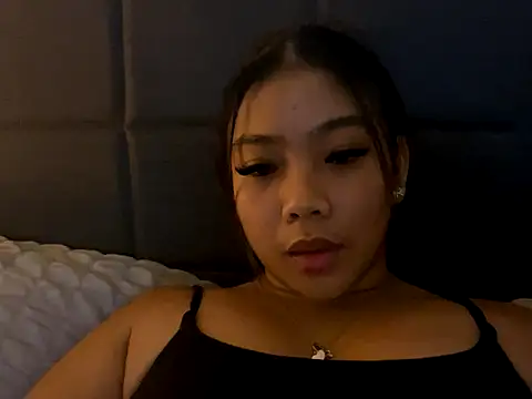 MissCherryyxox's Live Sex Cam Show