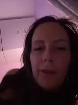 nightingale27's Live Sex Cam Show