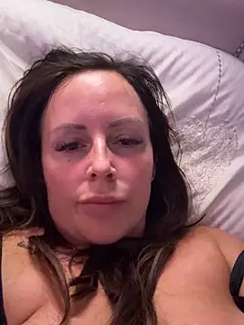 nightingale27's Live Sex Cam Show