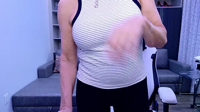 FitCougar's Live Sex Cam Show