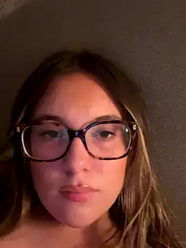 EmilyEast's Live Sex Cam Show