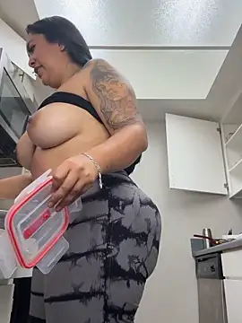 latina_curvy22's Webcam Show