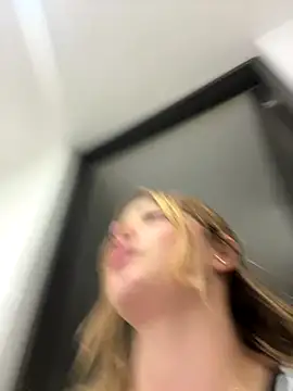 _Alice_1's Live Sex Cam Show