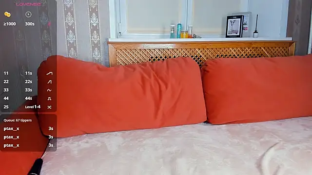 MaudDwightv's Live Sex Cam Show