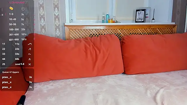 MaudDwightv's Live Sex Cam Show