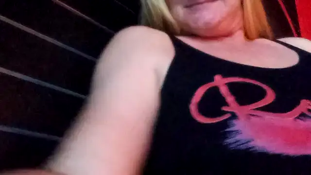 wetnwildforyou's Webcam Show