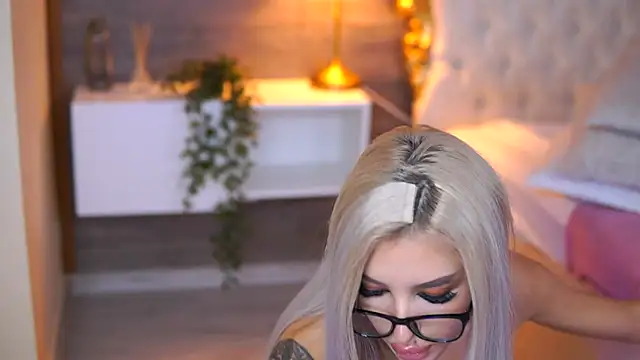 Juicy_Jessye's Live Sex Cam Show