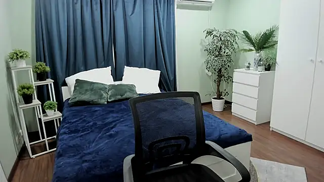 EllaCurtis' Live Sex Cam Show