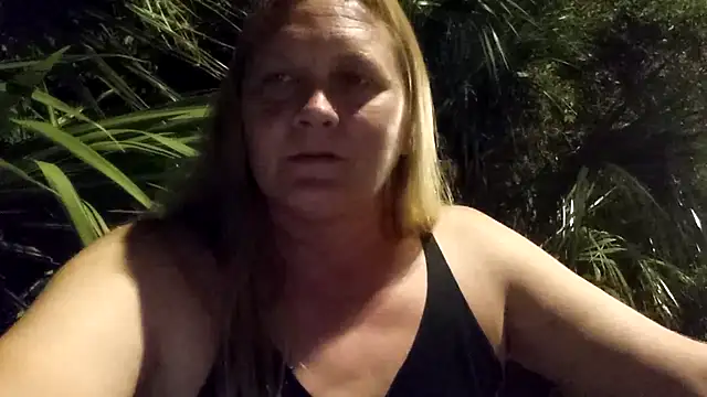 wetnwildforyou's Webcam Show
