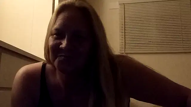 wetnwildforyou's Live Sex Cam Show