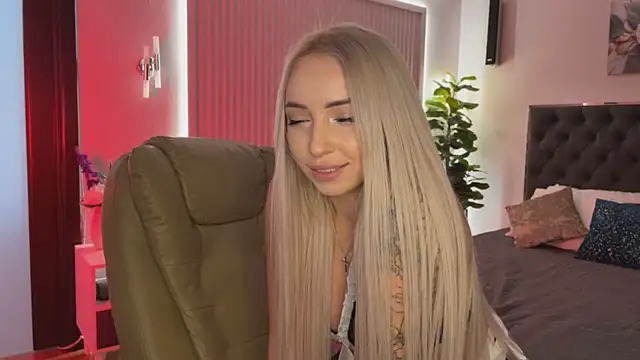 OhMyEmma's Live Sex Cam Show