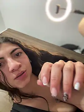 arieel__722's Live Sex Cam Show