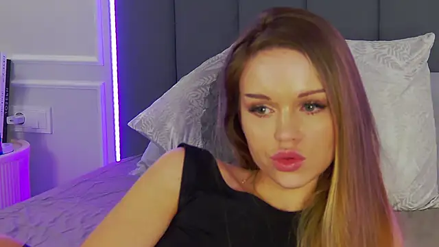 MarilynNova's Webcam Show