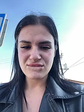 MiraReach's Live Sex Cam Show