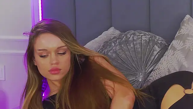MarilynNova's Live Sex Cam Show