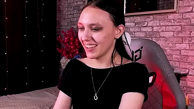 AdeliceLenoir's Live Sex Cam Show