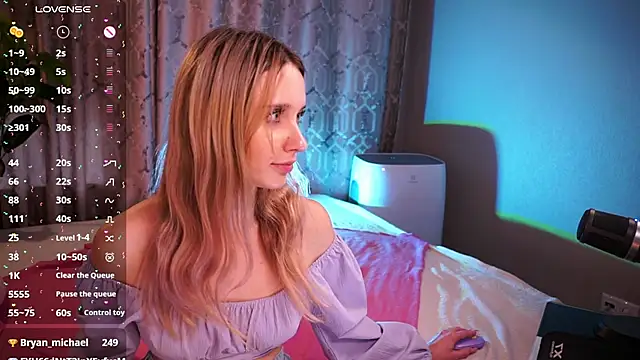 ElaraBlush's Live Sex Cam Show