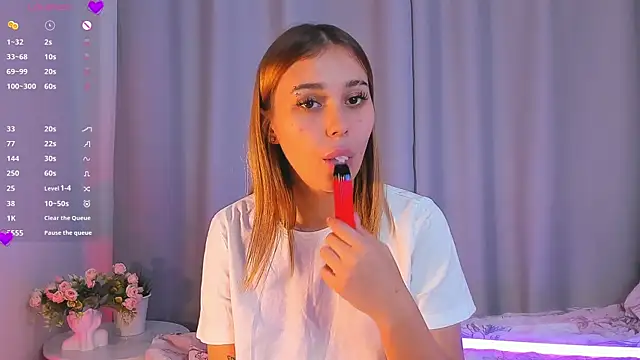 JuliannaBrice's Live Sex Cam Show