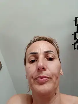 Aly-john1985's Live Sex Cam Show
