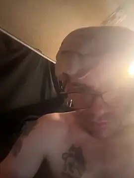 johnyupinya's Live Sex Cam Show