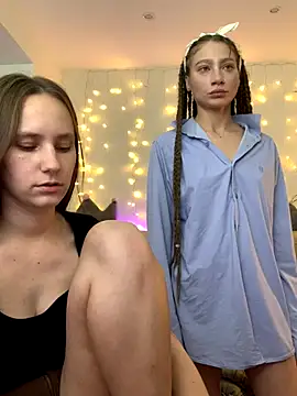 HotCaramellsTV's Live Sex Cam Show