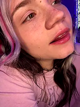 Cutiepiespanks' Live Sex Cam Show