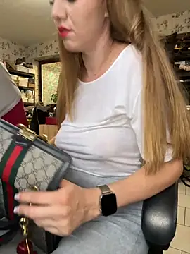didihairypussy's Live Sex Cam Show