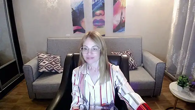 shy_hot_cat's Live Sex Cam Show