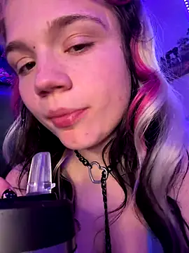 Cutiepiespanks' Live Sex Cam Show