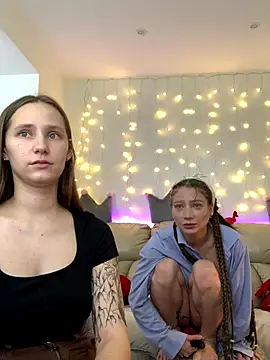 HotCaramellsTV's Live Sex Cam Show
