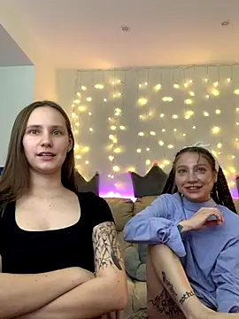 HotCaramellsTV's Live Sex Cam Show
