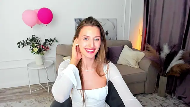 NaturalBeaty's Live Sex Cam Show