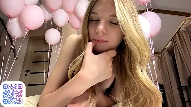 FruityXo's Live Sex Cam Show