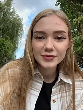 MilaMoone's Live Sex Cam Show