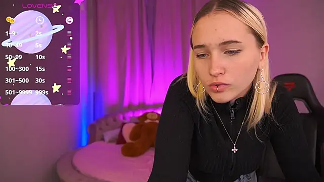 LilElfie's Live Sex Cam Show