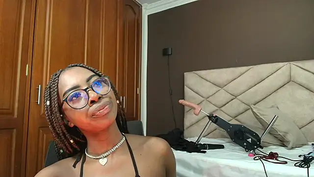 Raquel_jones' Webcam Show